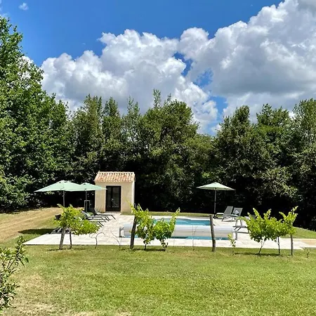 Villa Au Calme A Litout, Piscine, Clim, 10 Personnes, Proche St Emilion Minzac