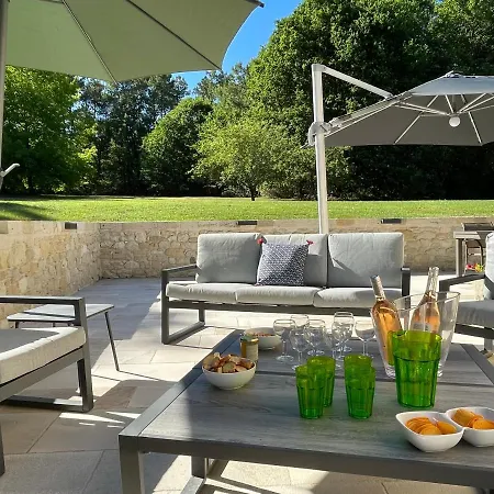 Villa Au Calme A Litout, Piscine, Clim, 10 Personnes, Proche St Emilion