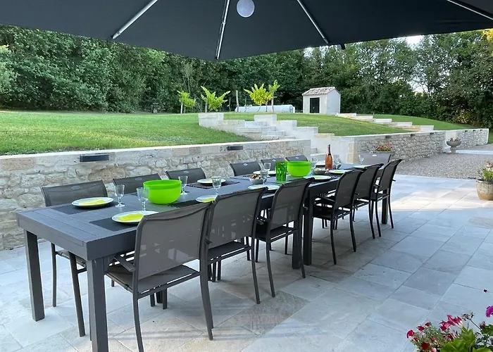 Au Calme A Litout, Piscine, Clim, 10 Personnes, Proche St Emilion * Minzac