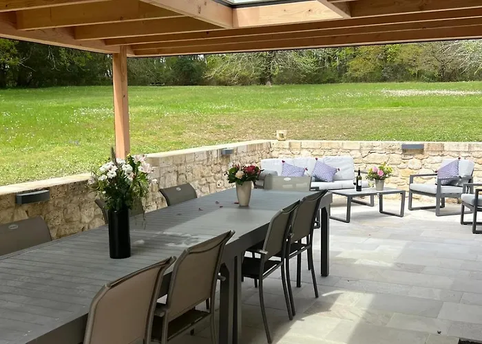 Villa Au Calme A Litout, Piscine, Clim, 10 Personnes, Proche St Emilion